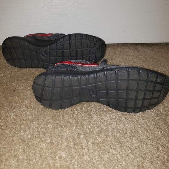 NIKE - Picture 4 of 4